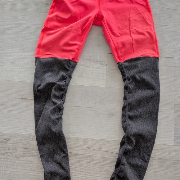 Alo Black Leggings - Picture 2 of 2